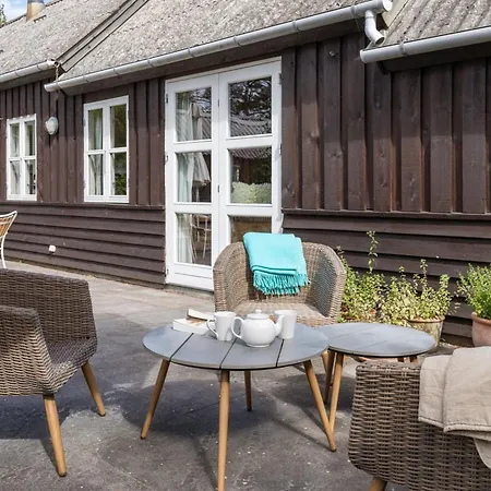 Laeff - 50m From The Sea By Interhome *