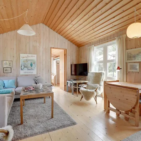 Laeff - 50m From The Sea By Interhome